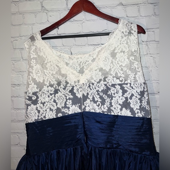 Lanting Bride Dark Blue & White Floral Fluffy Wedding Bridesmaids dress size XL - Picture 7 of 10